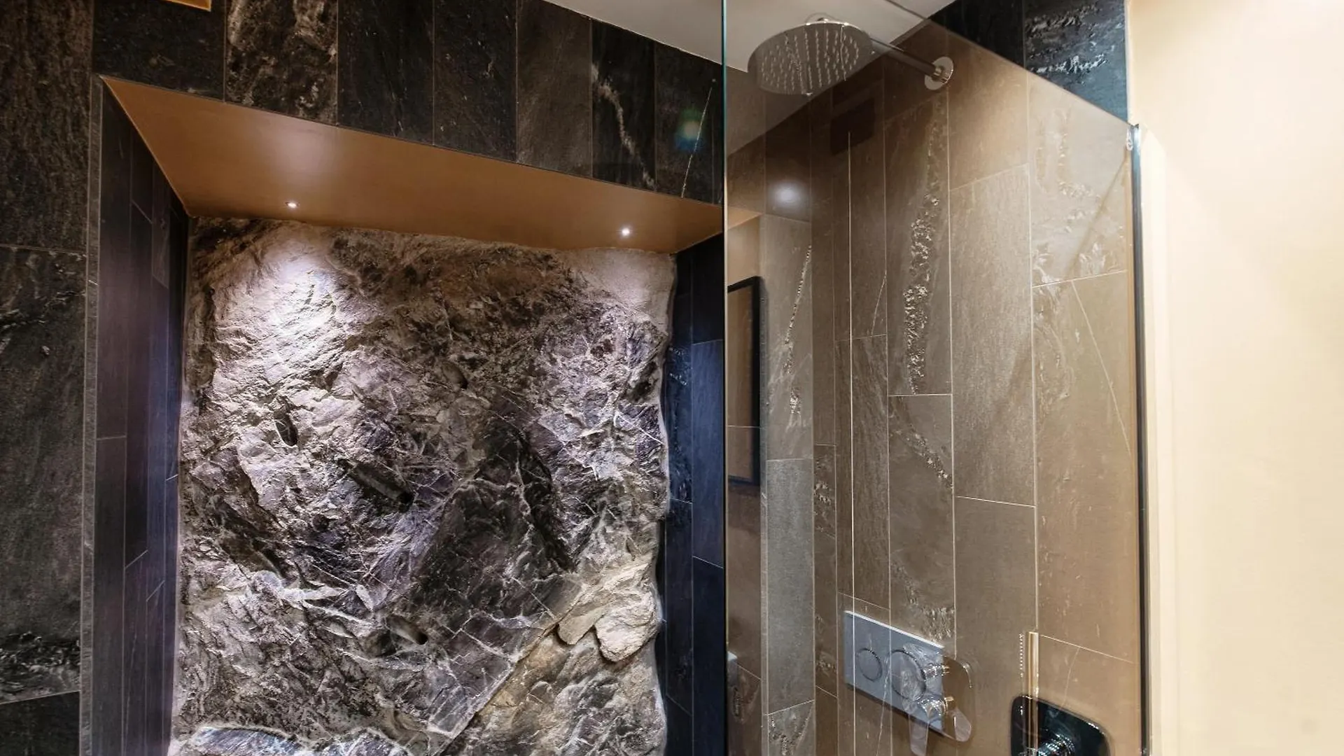 Crotto Polirolo Apartment - By House Of Travelers - Cernobbio 0*,  Italia