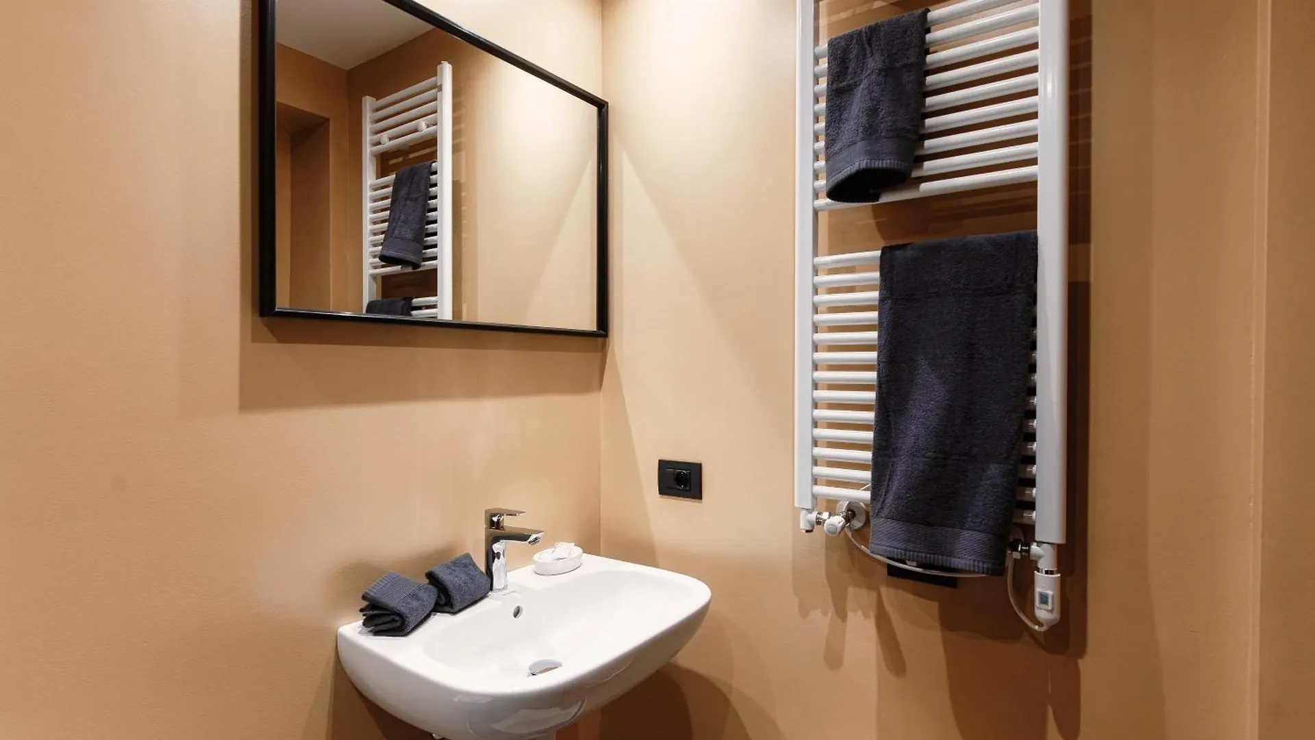 Crotto Polirolo Apartment - By House Of Travelers - Cernobbio